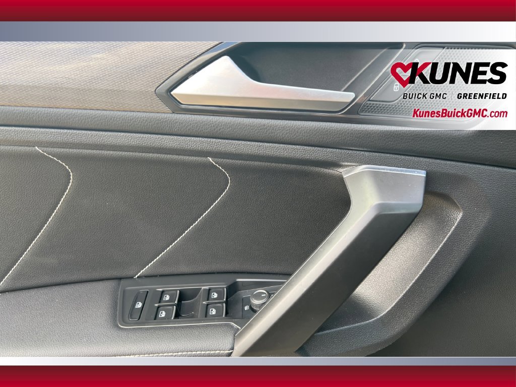 Used 2023 Volkswagen Tiguan SE AWD/4WD image 52