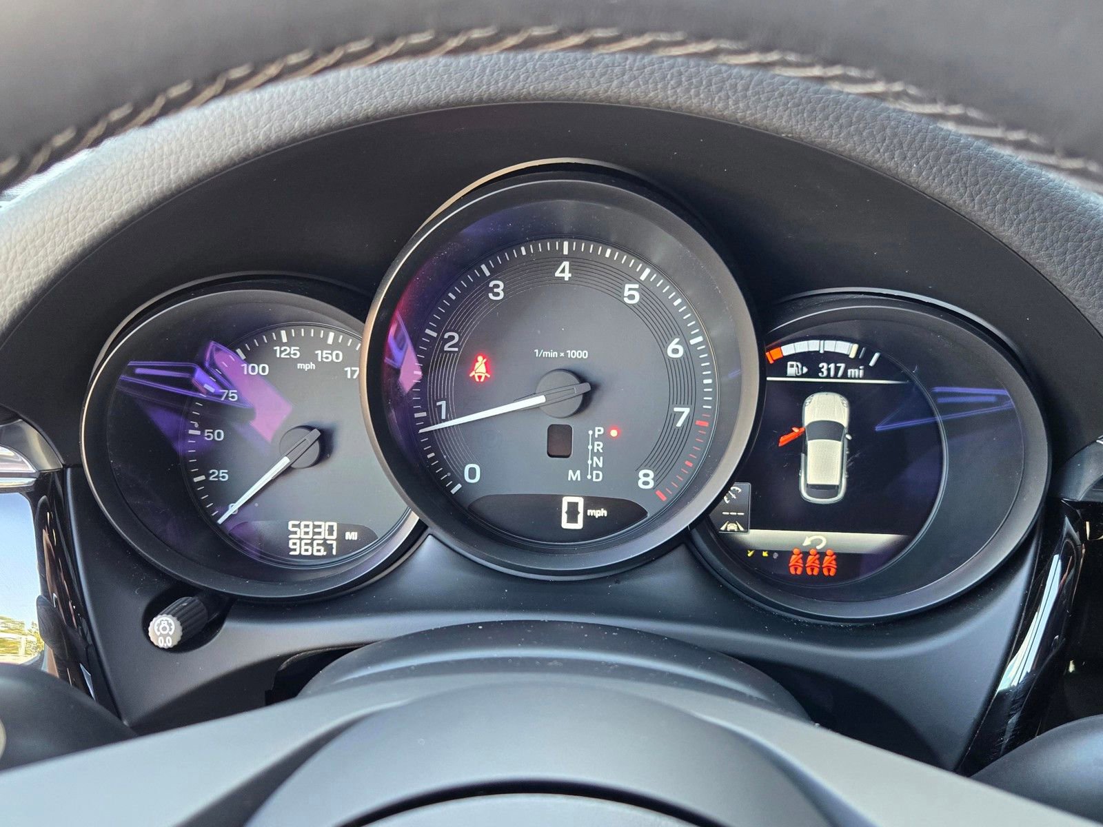 Certified 2025 Porsche Macan AWD/4WD image 24