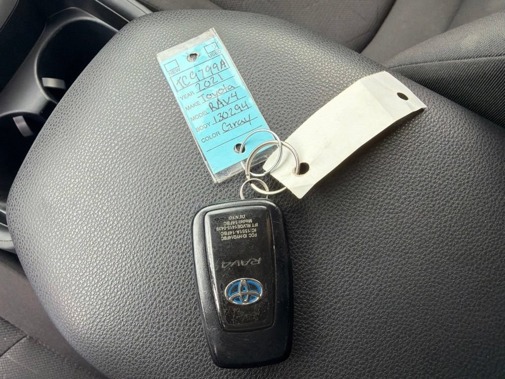 Used 2021 Toyota RAV4 XLE w/ XLE Grade Weather Package AWD/4WD image 37