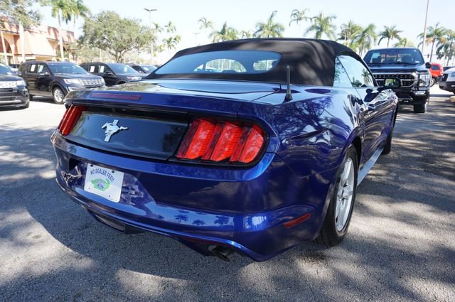 Used 2016 Ford Mustang Convertible image 3