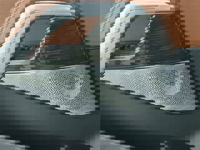 Used 2023 BMW X6 M50i w/ Executive Package image 33