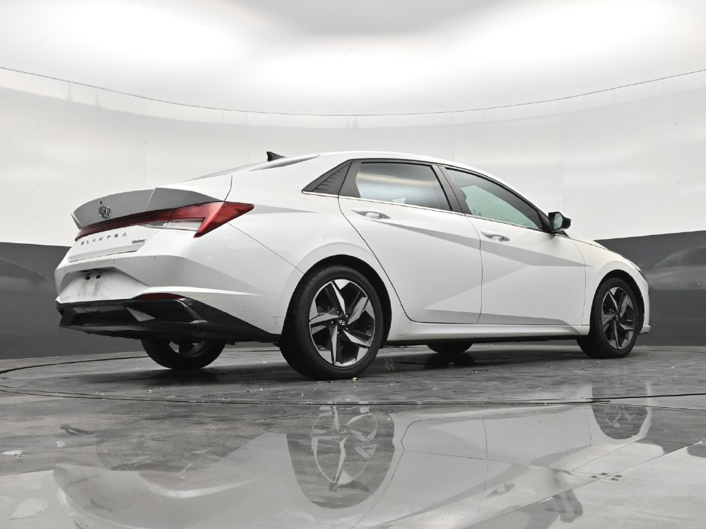 Used 2022 Hyundai Elantra Limited w/ Cargo Package FWD image 23