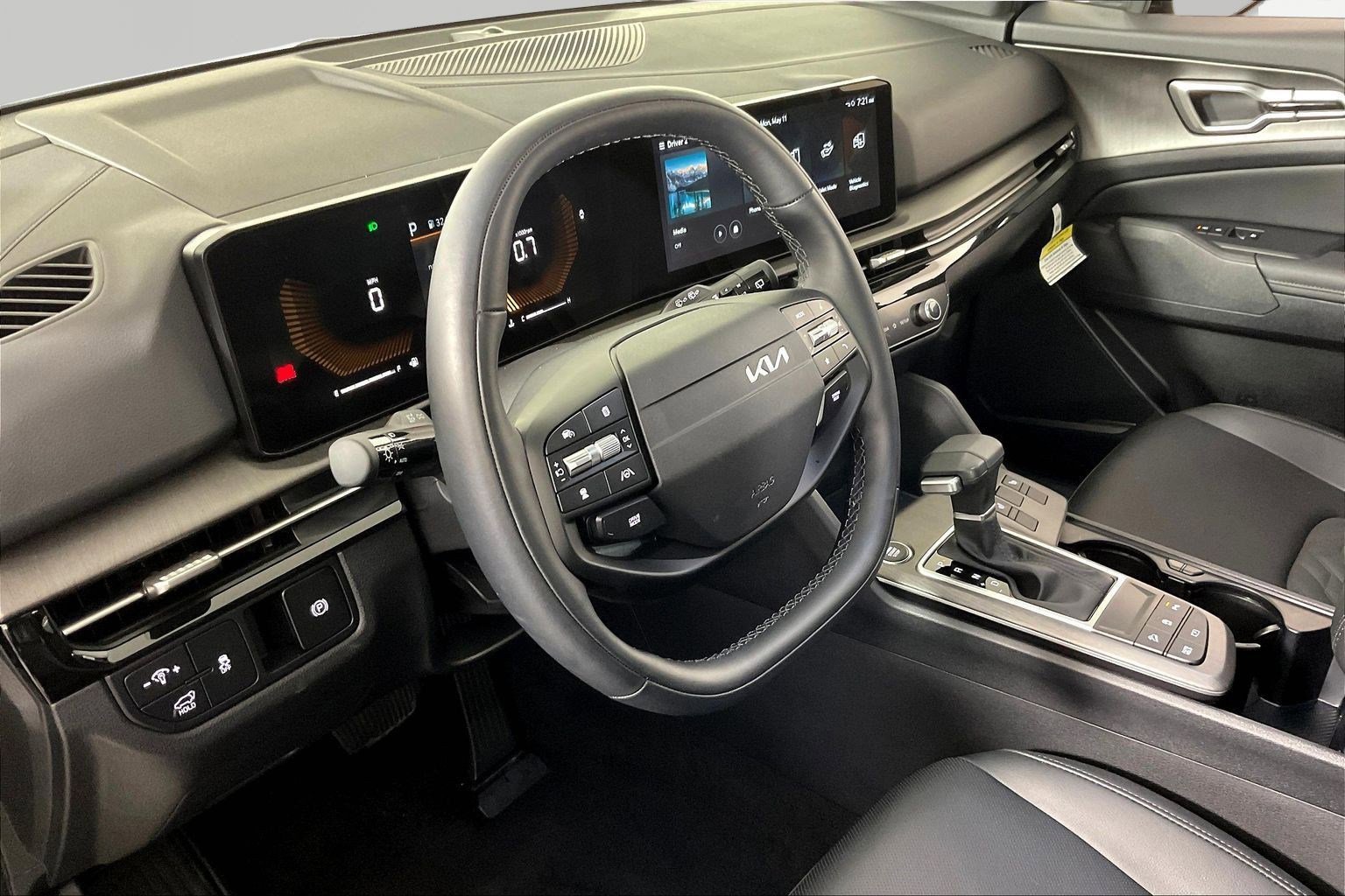 Used 2026 Kia Sportage X-Line w/ X-Line Premium Package AWD/4WD image 17