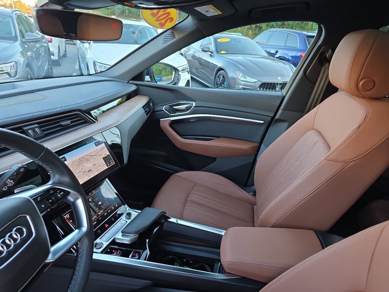 Used 2024 Audi Q8 e-tron Premium Plus w/ Premium Plus Package image 39