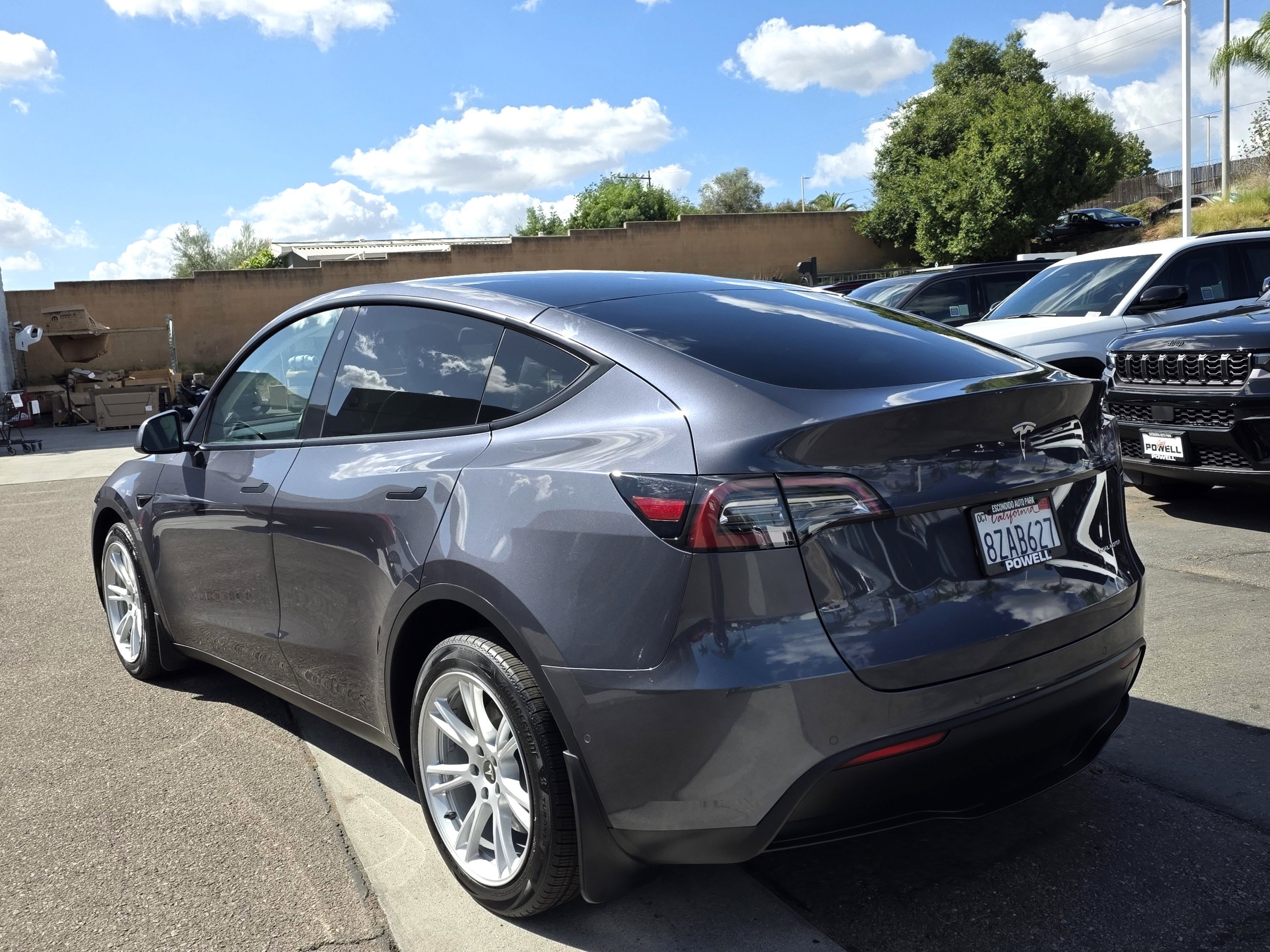 Used 2021 Tesla Model Y Long Range AWD/4WD image 3
