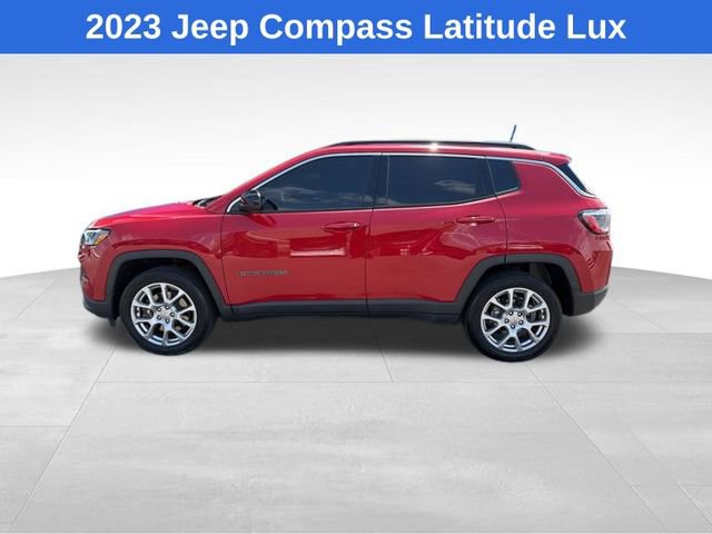 Used 2023 Jeep Compass Latitude AWD/4WD image 2
