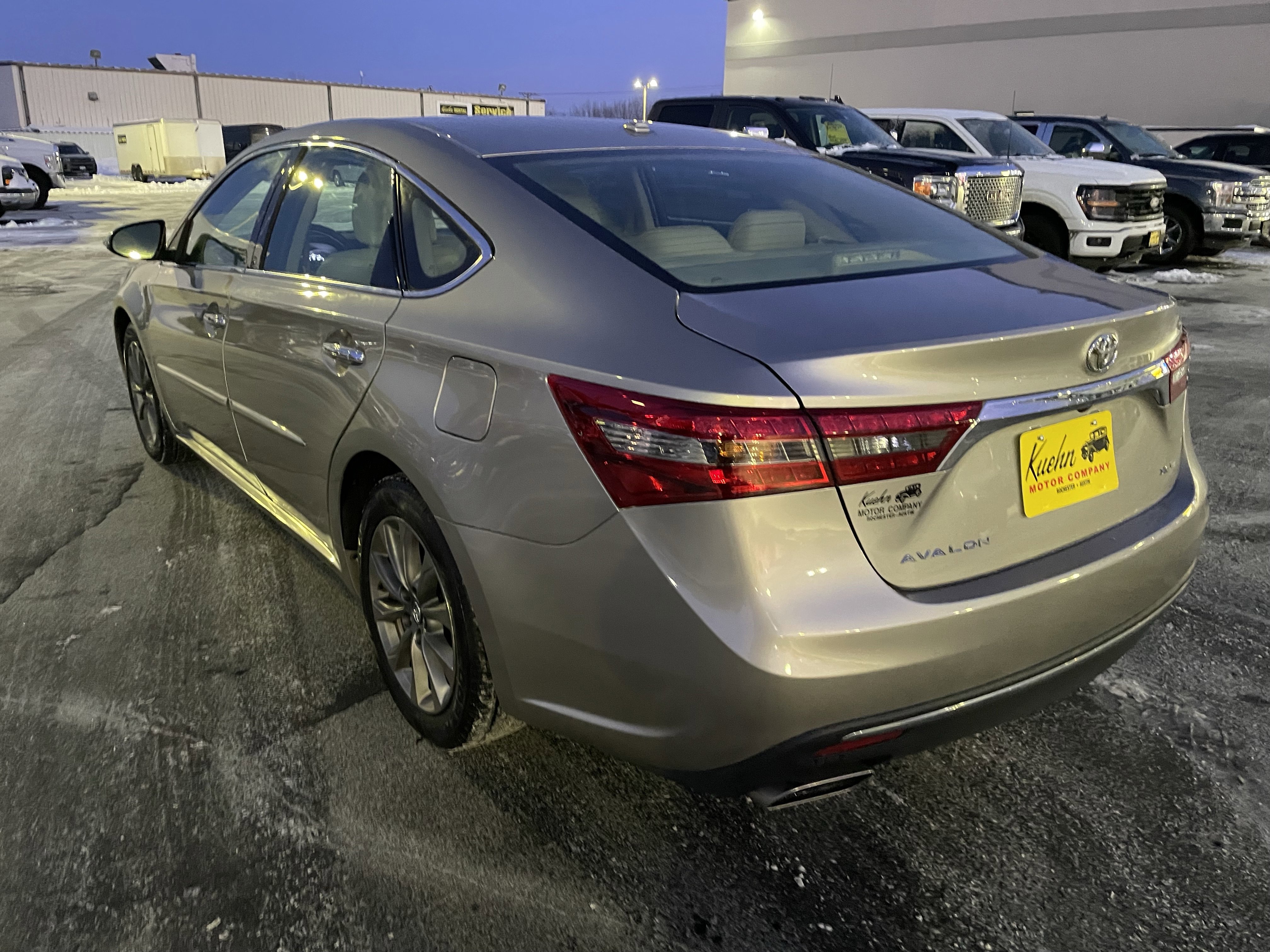 Used 2017 Toyota Avalon XLE Premium w/ Protection Package image 6