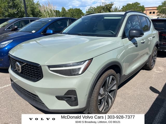 Used 2025 Volvo XC40 B5 Ultra AWD/4WD image 1