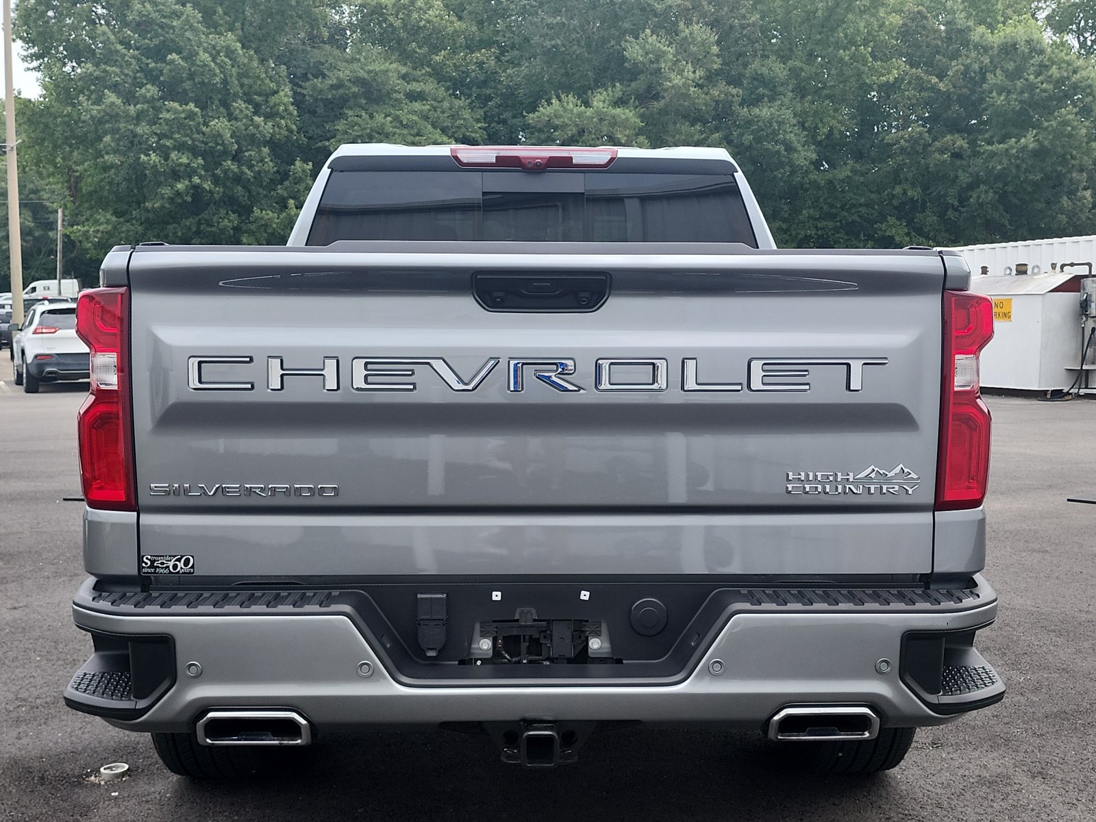 Used 2024 Chevrolet Silverado 1500 High Country w/ High Country Premium Package AWD/4WD image 4