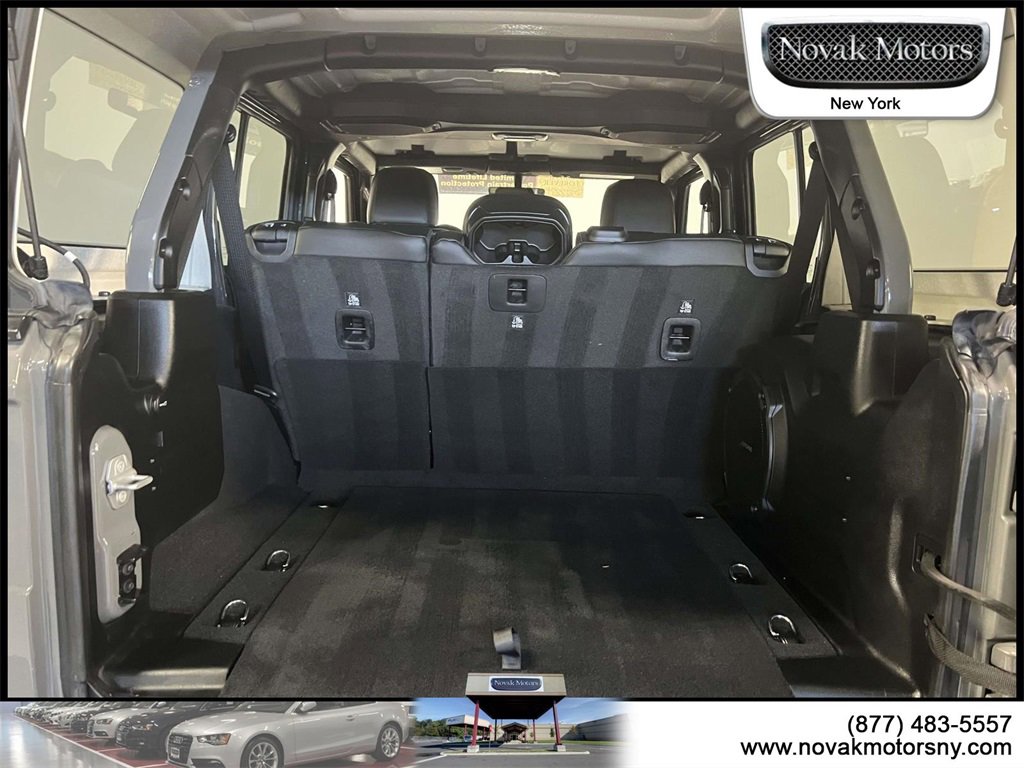 Used 2023 Jeep Wrangler Unlimited Rubicon w/ Cold Weather Group image 9