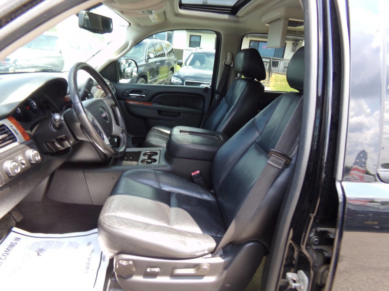 Used 2014 GMC Yukon XL SLT image 11