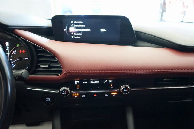 Used 2020 MAZDA MAZDA3 Hatchback w/ Premium Package image 7
