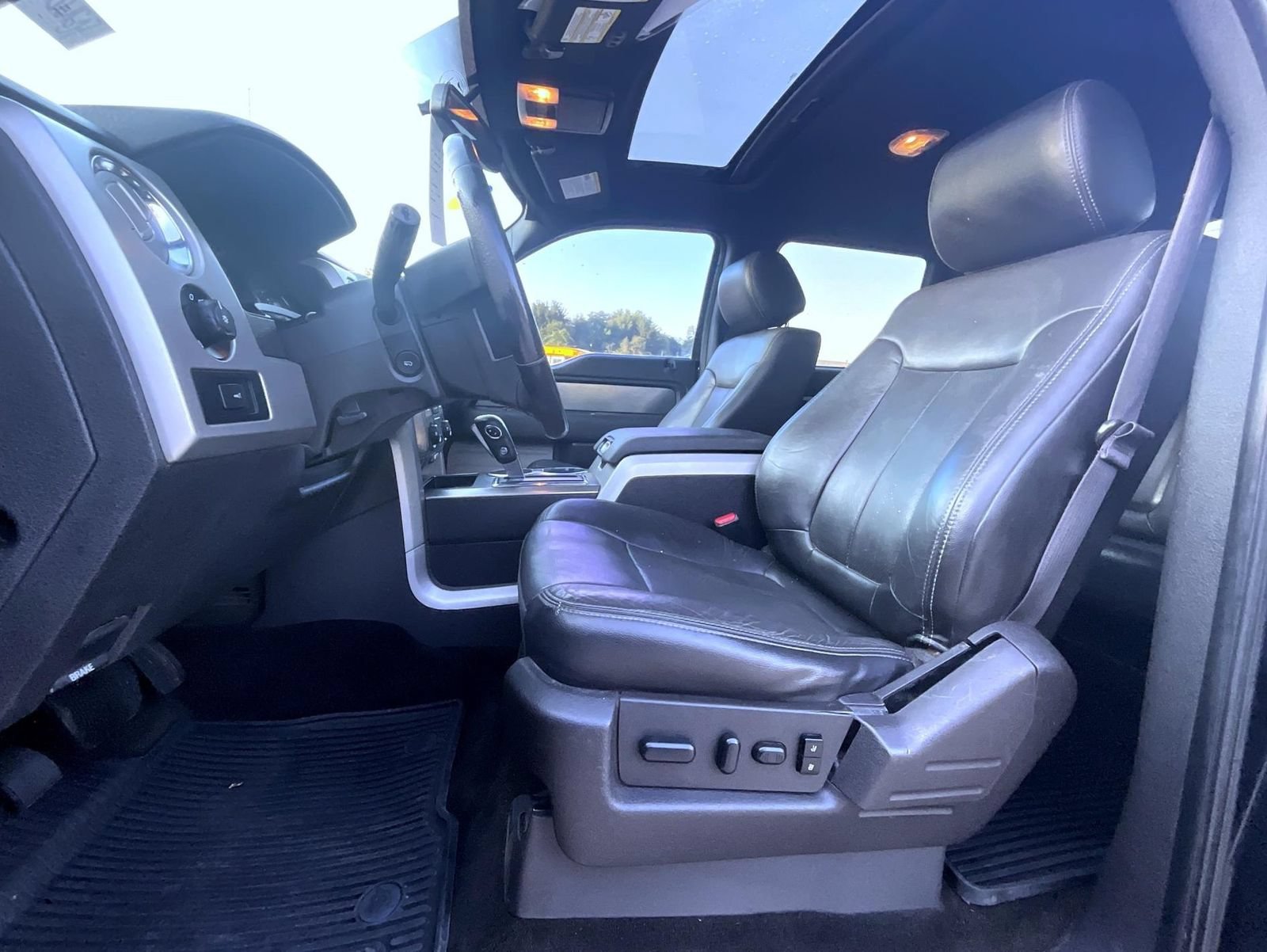Used 2014 Ford F150 FX4 w/ Equipment Group 402A Luxury AWD/4WD image 11