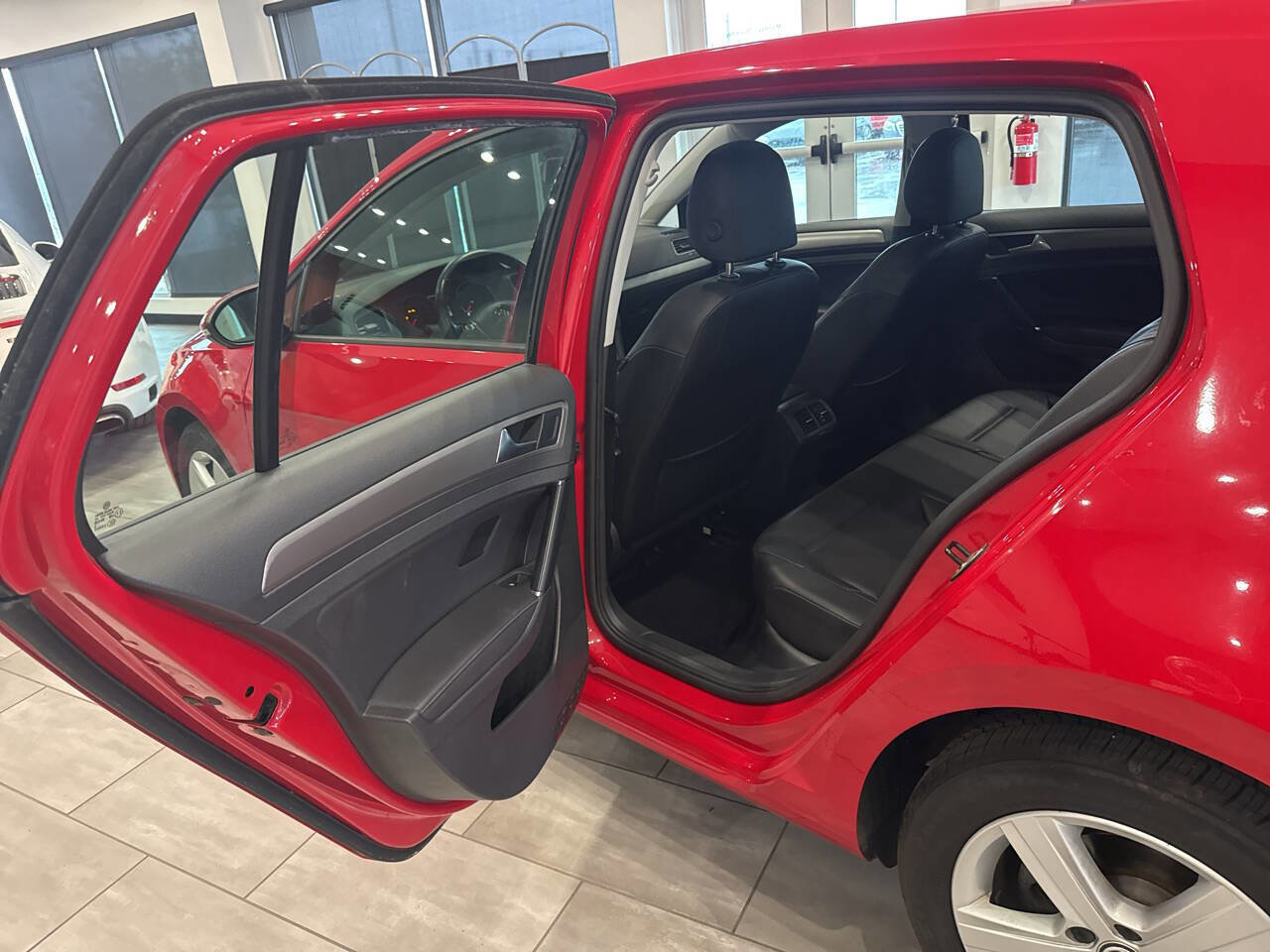 Used 2017 Volkswagen Golf Wolfsburg Edition FWD image 27