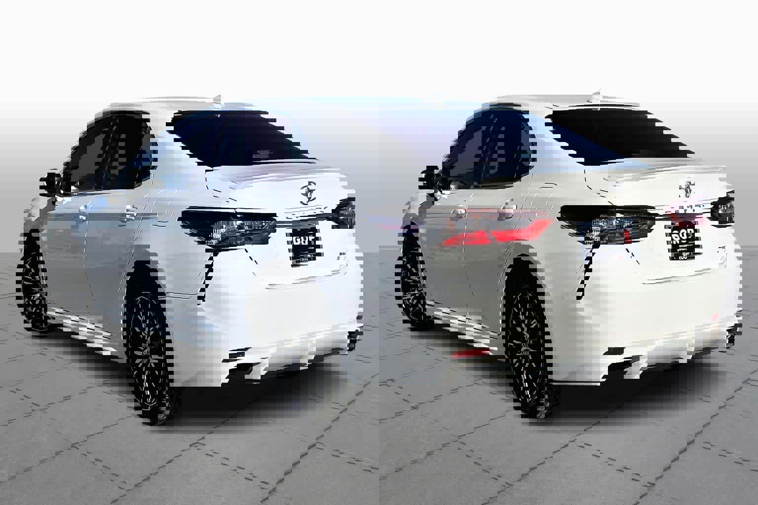 Used 2023 Toyota Camry SE image 11