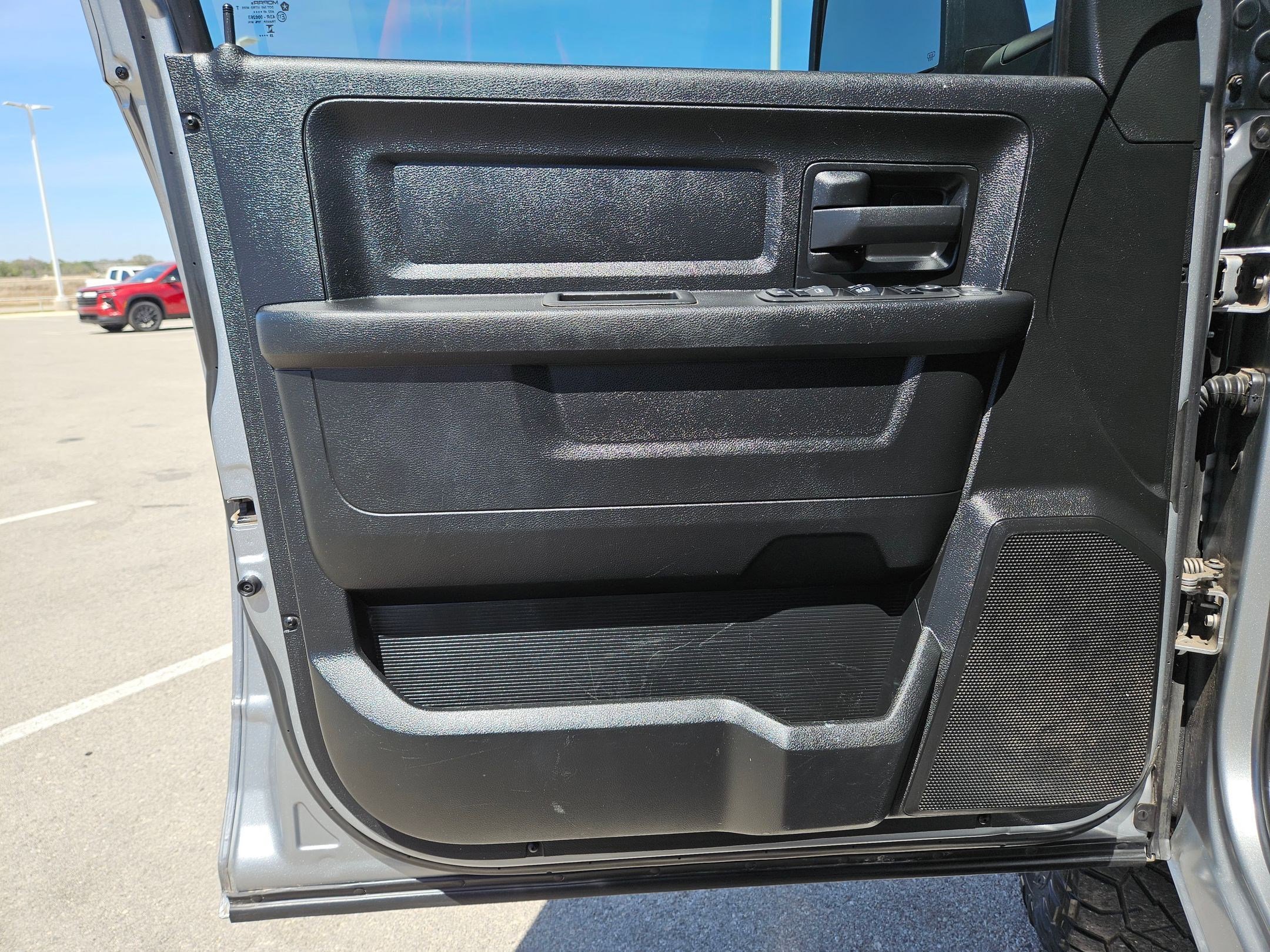 Used 2024 RAM 2500 Tradesman w/ Chrome Appearance Group image 11