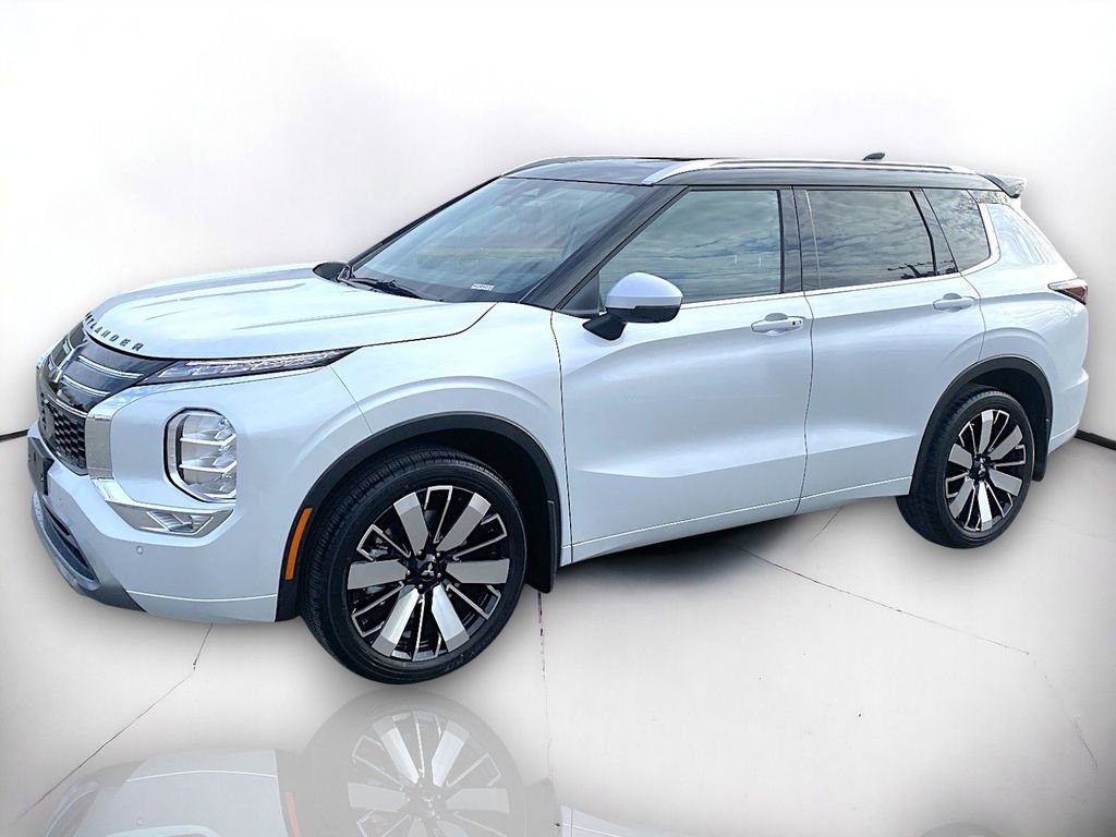 New 2026 Mitsubishi Outlander SEL FWD image 2