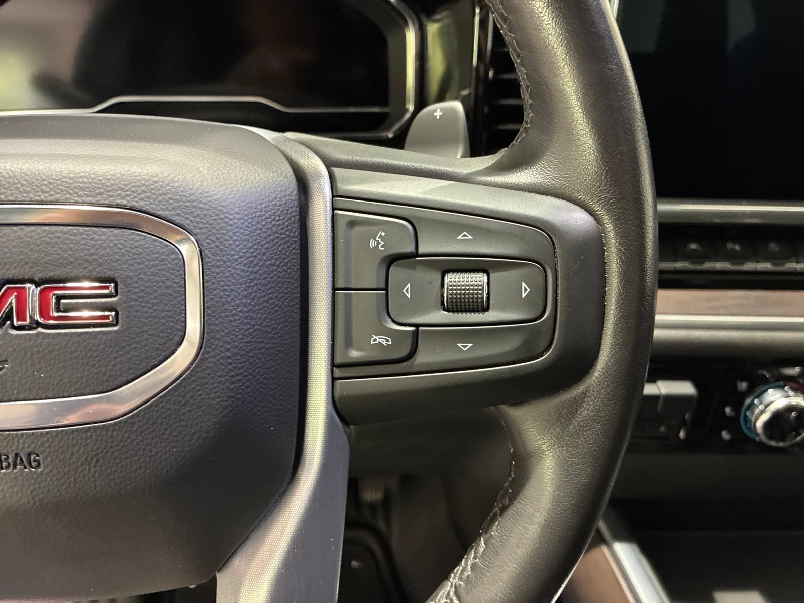 Used 2022 GMC Sierra 1500 SLT w/ SLT Premium Plus Package AWD/4WD image 19
