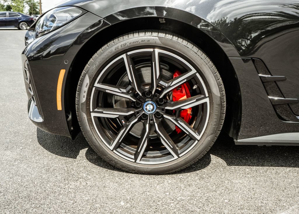 Used 2023 BMW i4 M50 w/ M Carbon Exterior Package AWD/4WD image 33
