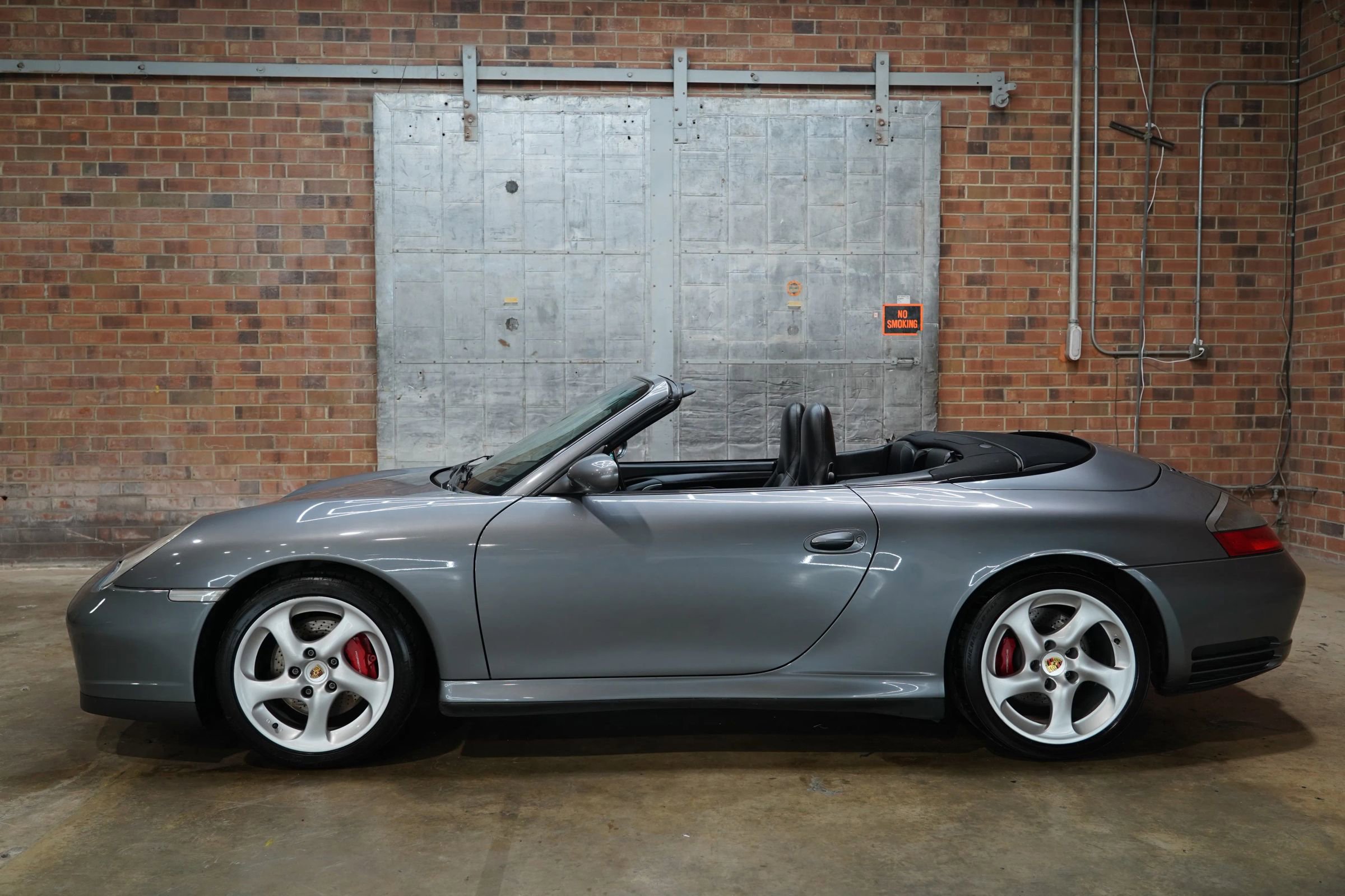 Used 2005 Porsche 911 Carrera 4S image 32