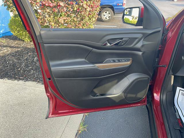 Used 2019 GMC Acadia SLE w/ LPO, Floor Liner Package FWD image 10