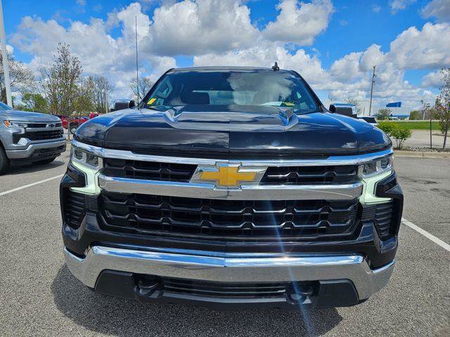Used 2024 Chevrolet Silverado 1500 LT AWD/4WD image 2