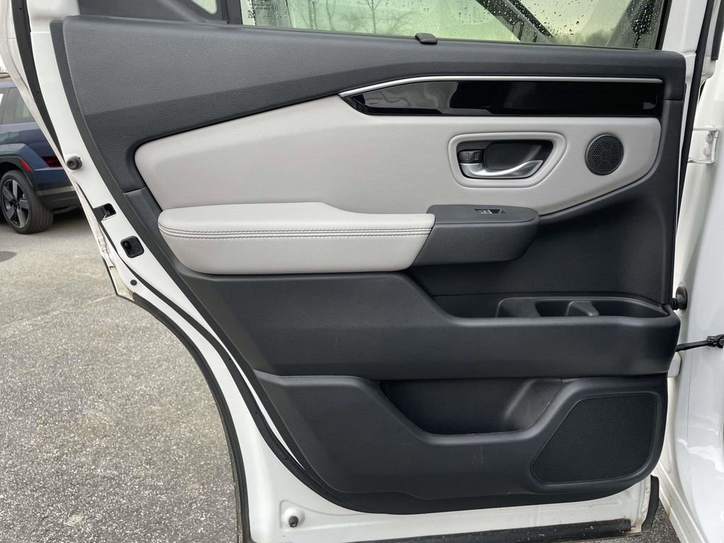 Used 2023 Honda Pilot EX-L image 2