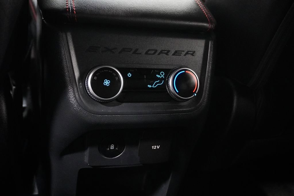 Used 2025 Ford Explorer ST-Line w/ ST-Line Street Pack image 13