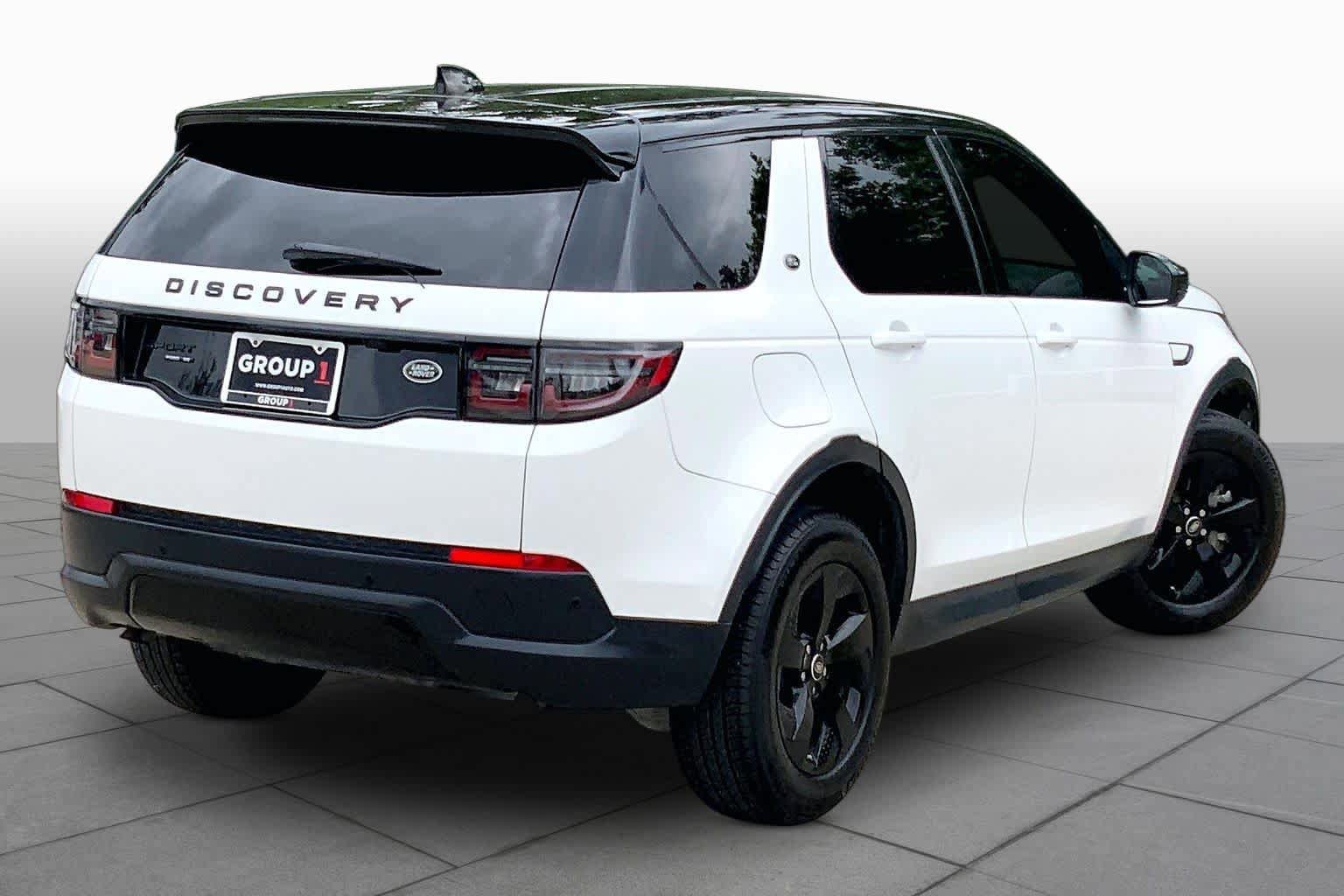 Used 2020 Land Rover Discovery Sport SE image 12