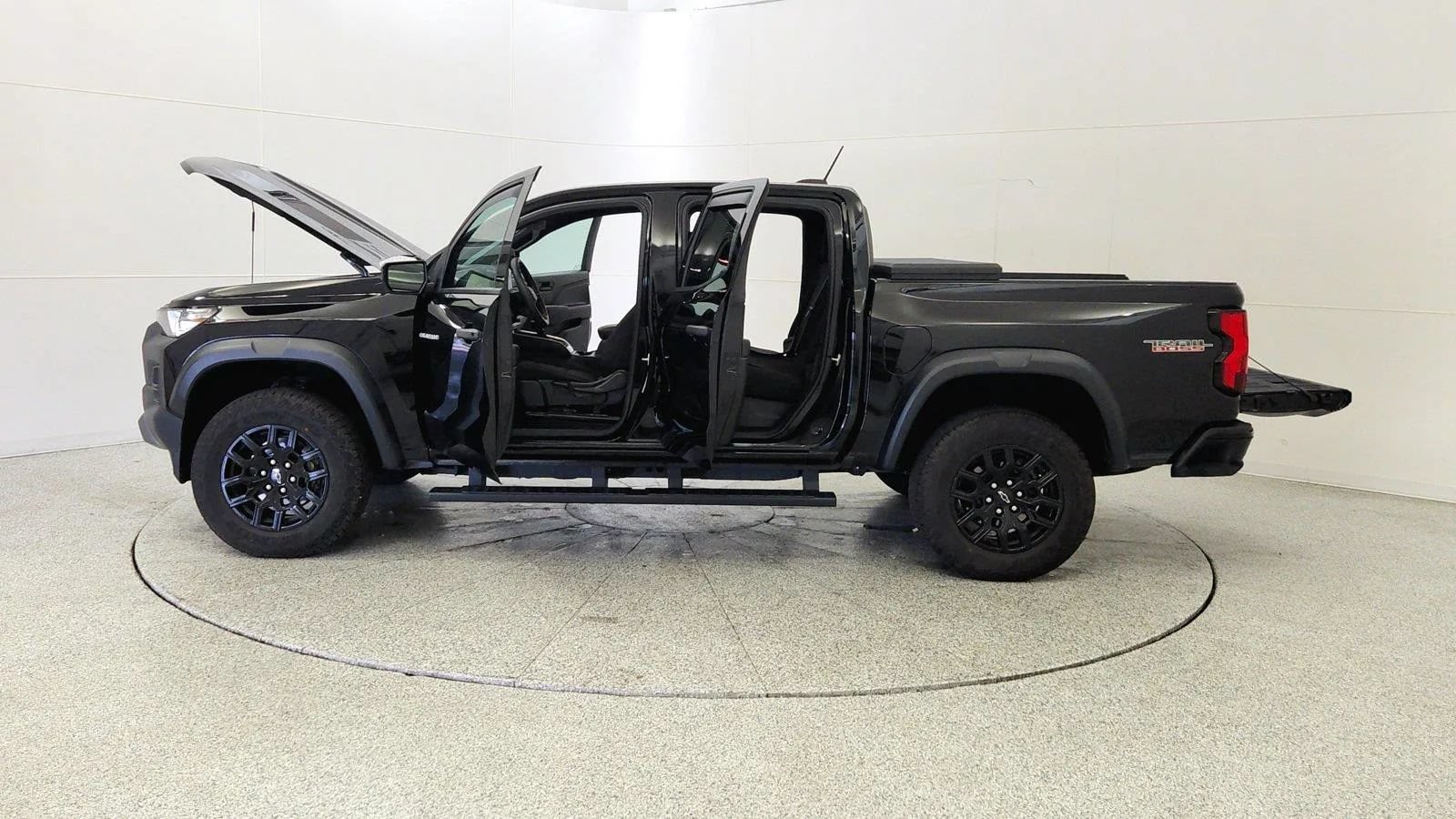 Used 2026 Chevrolet Colorado Trail Boss AWD/4WD image 11