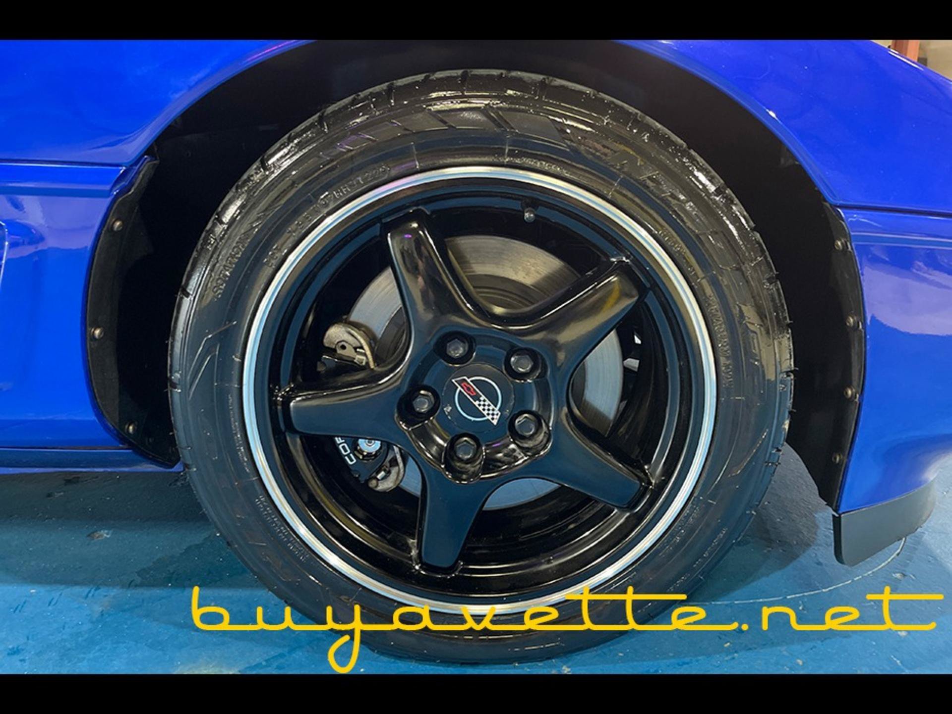 Used 1996 Chevrolet Corvette Coupe RWD image 9