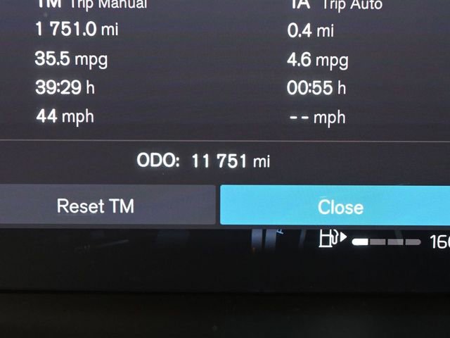 Used 2025 Volvo S60 B5 Core image 21