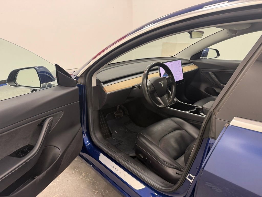 Used 2018 Tesla Model 3 Long Range RWD image 9