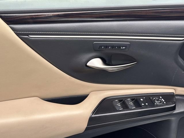 Used 2021 Lexus ES 350 350 w/ Premium Package image 19