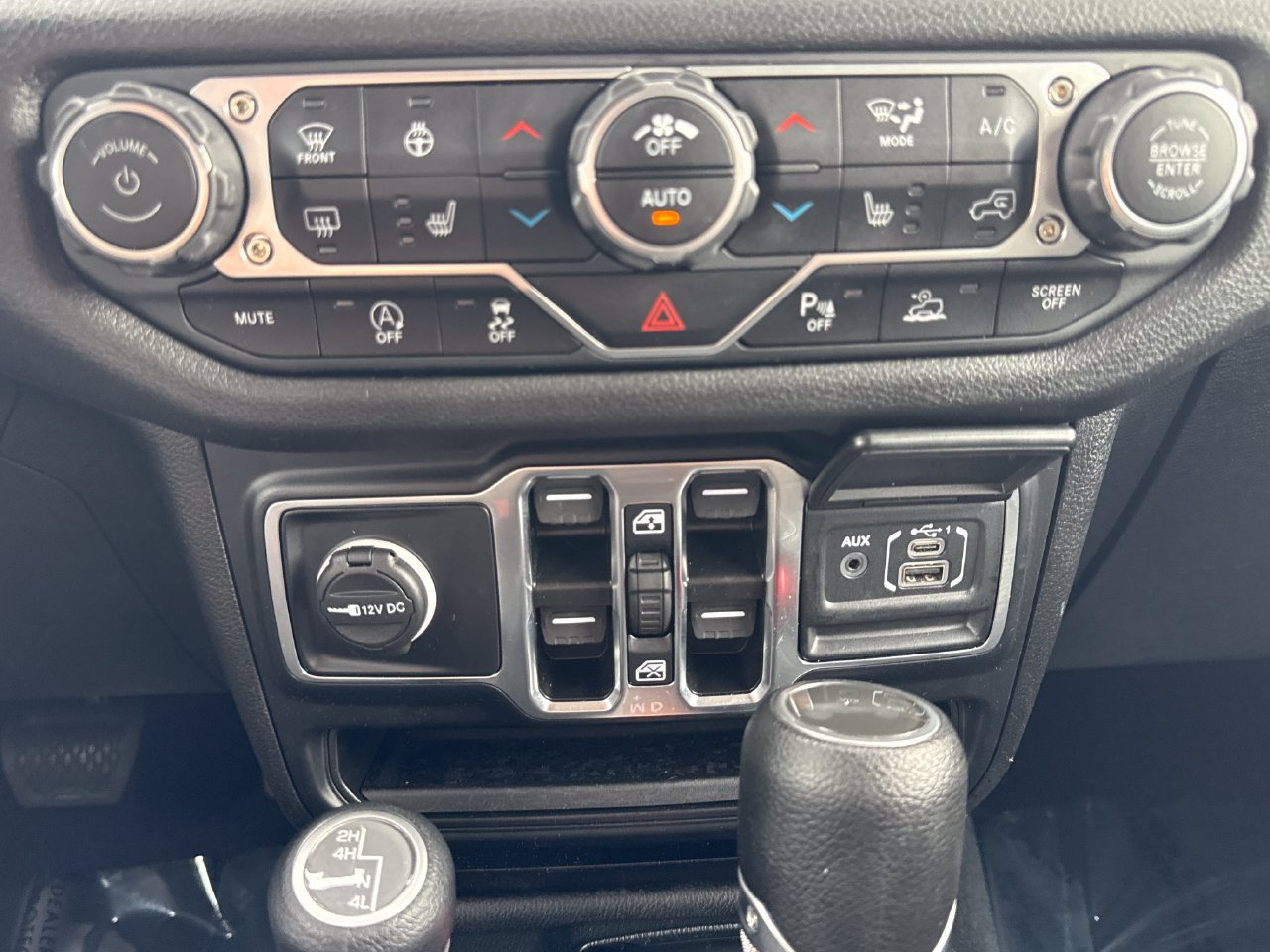 Used 2024 Jeep Wrangler Unlimited Sport AWD/4WD image 21