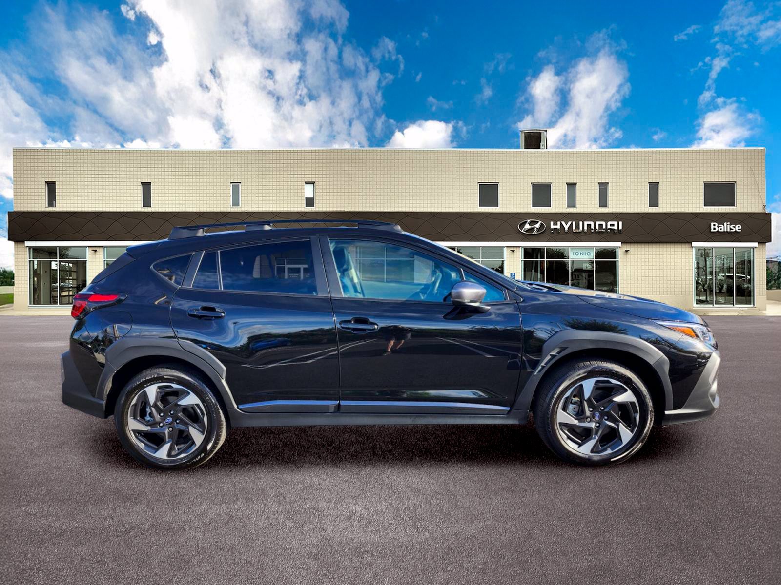 Used 2024 Subaru Crosstrek 2.5i Limited AWD/4WD image 2