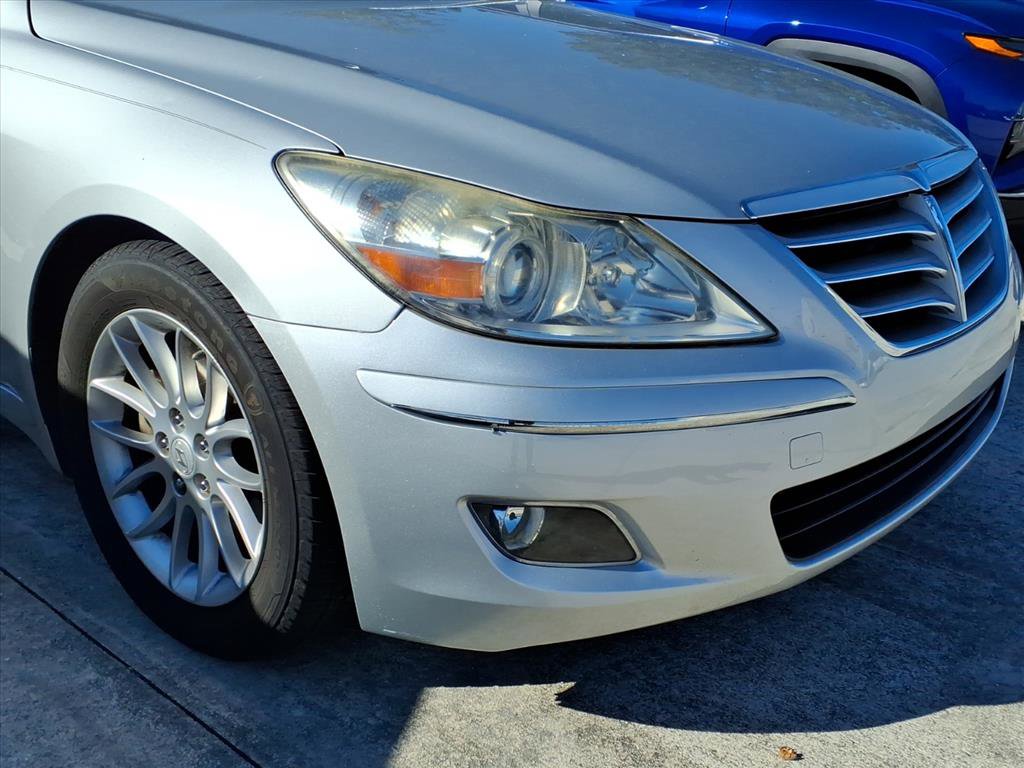 Used 2011 Hyundai Genesis 3.8 image 8