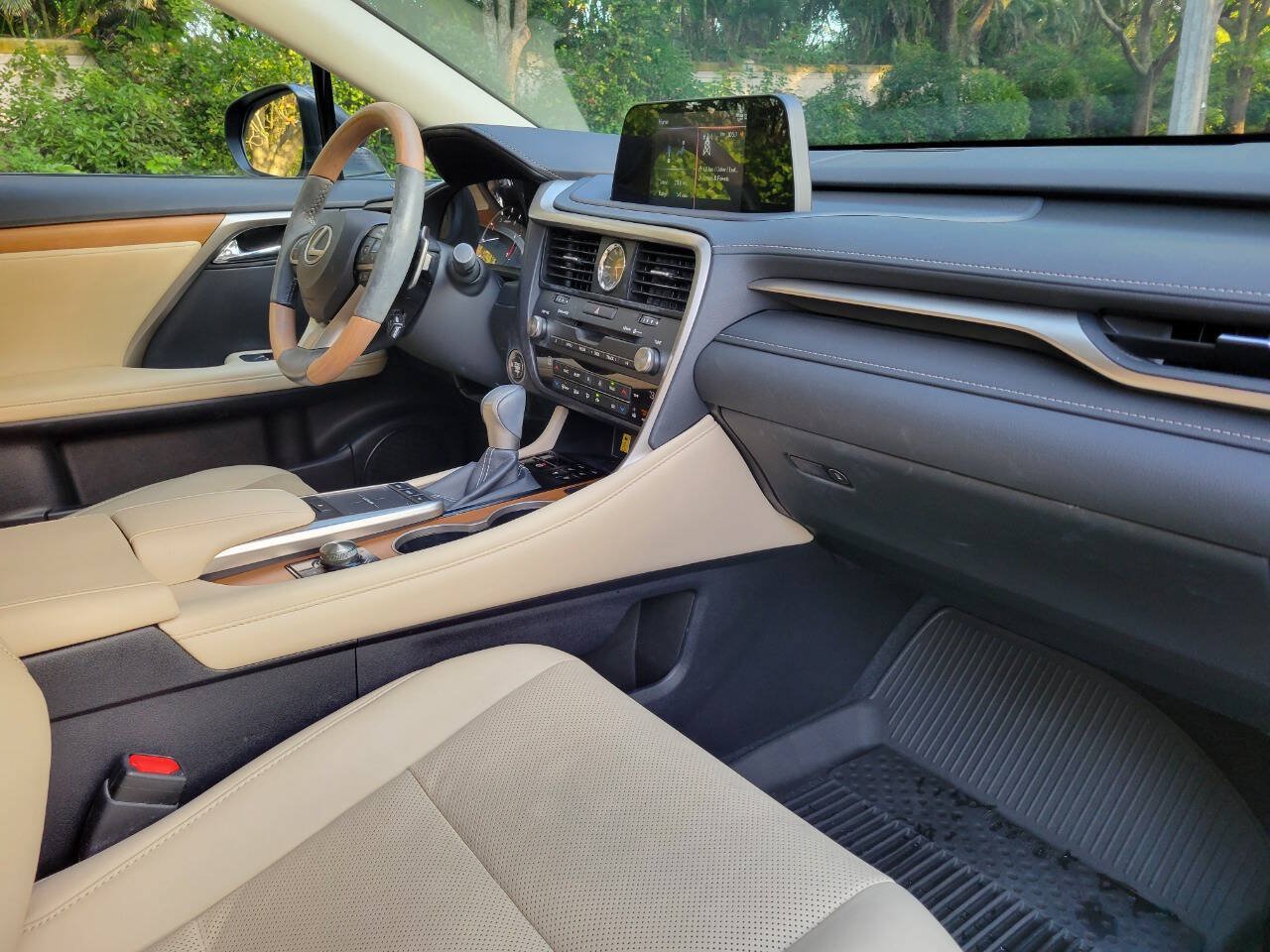 Used 2022 Lexus RX 350 FWD w/ Premium Package image 9