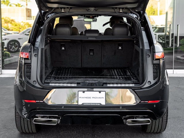 New 2026 Land Rover Range Rover Sport Dynamic SE AWD/4WD image 28