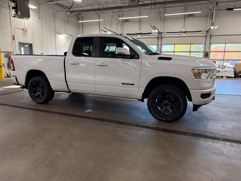 Used 2022 RAM 1500 Big Horn AWD/4WD image 3