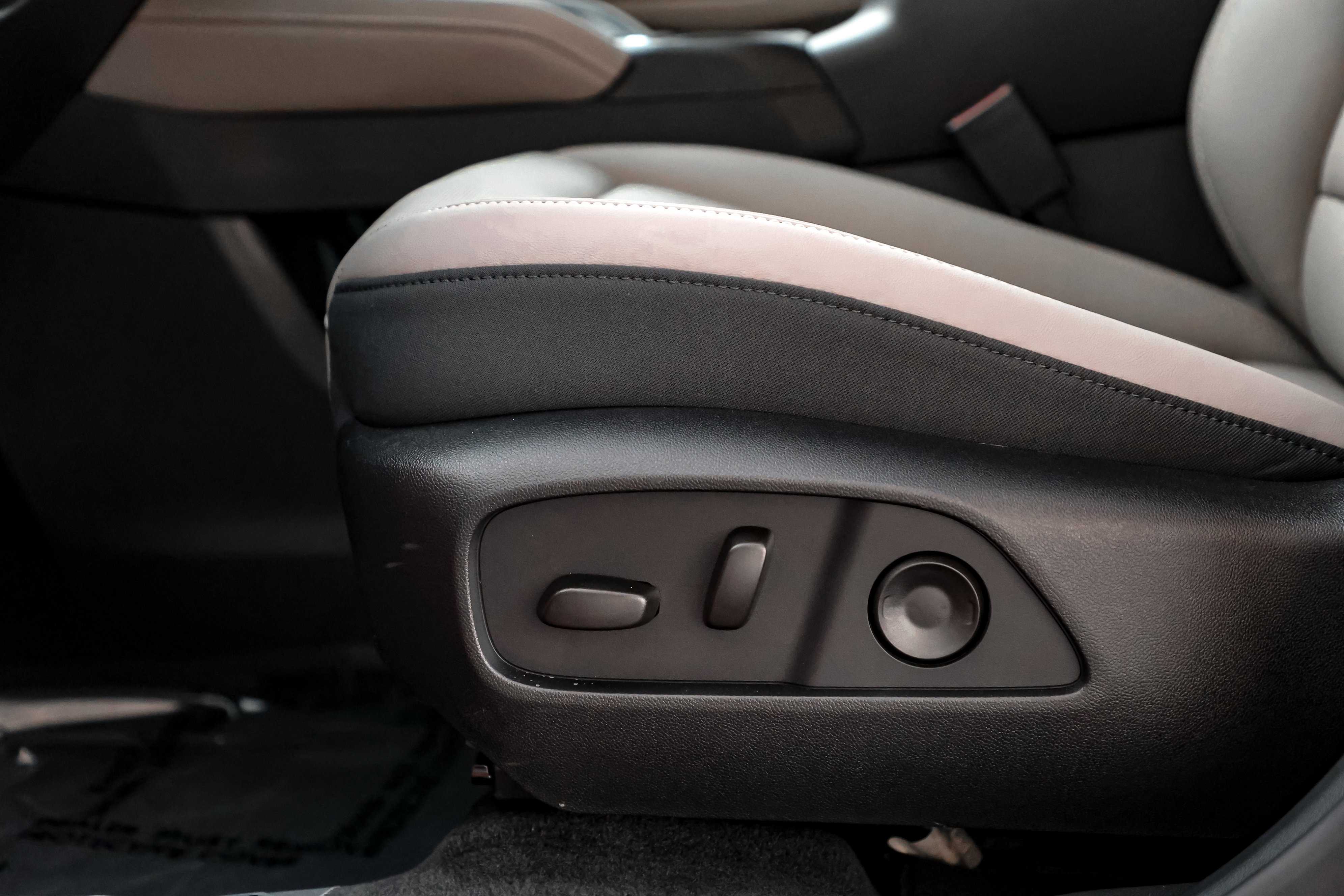 New 2026 GMC Terrain Elevation w/ Elevation Premium Package image 13