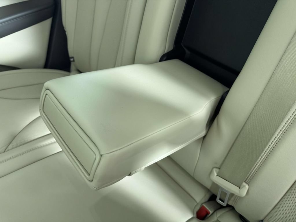 Used 2019 Lincoln Nautilus Select AWD/4WD image 33