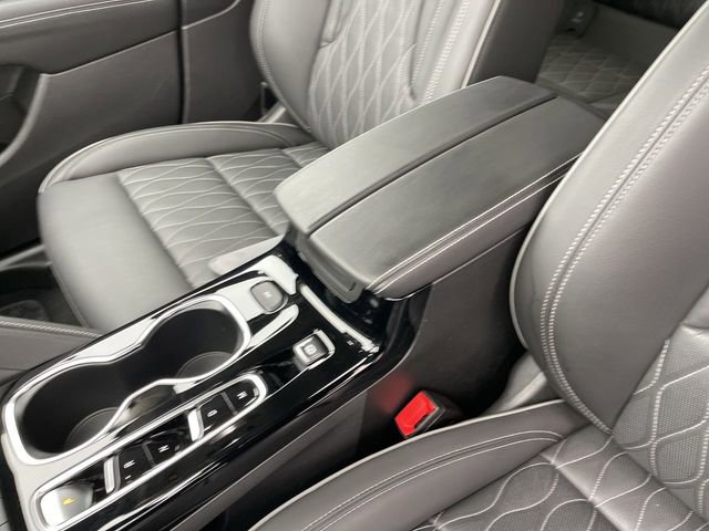 Used 2023 Buick Envision Avenir image 21