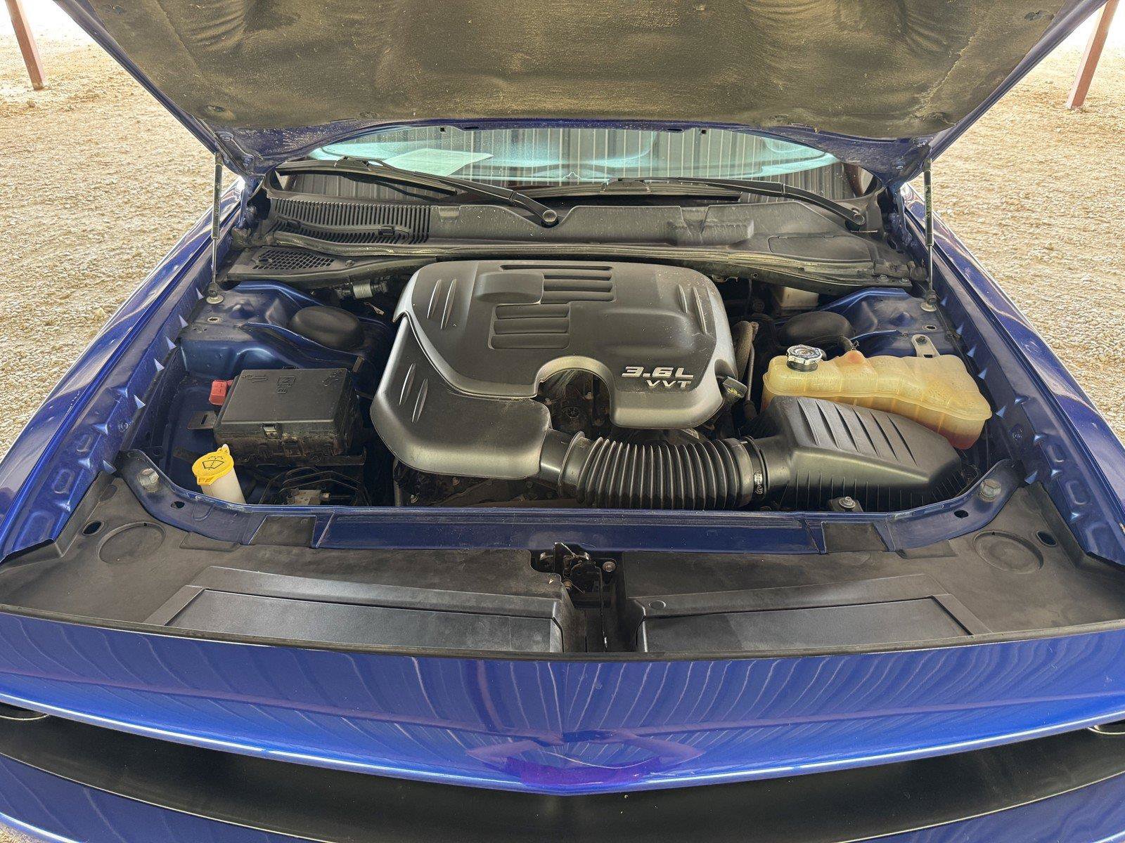 Used 2020 Dodge Challenger SXT RWD image 36