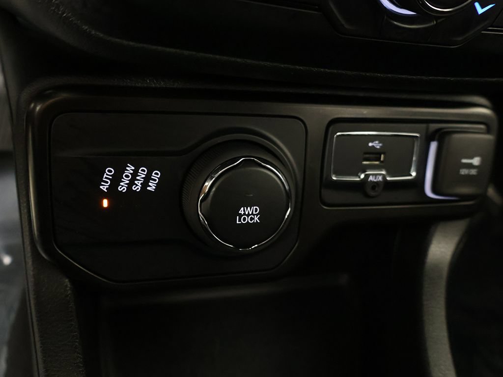 Used 2023 Jeep Renegade Latitude AWD/4WD image 48