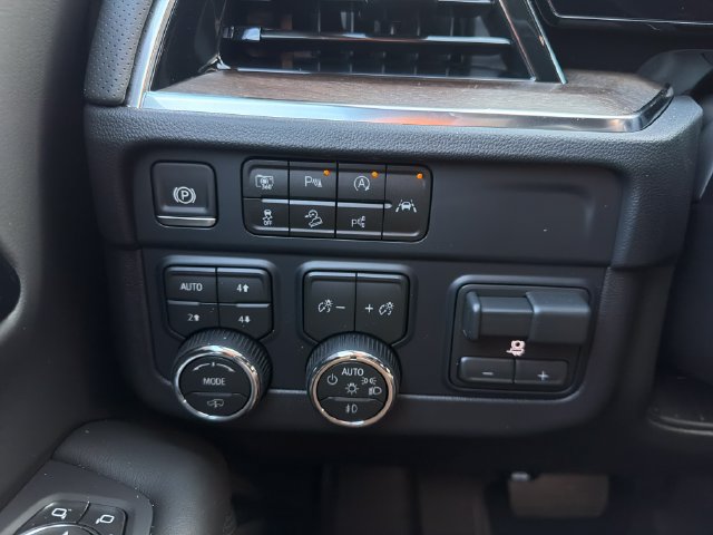 New 2026 Chevrolet Suburban High Country AWD/4WD image 24