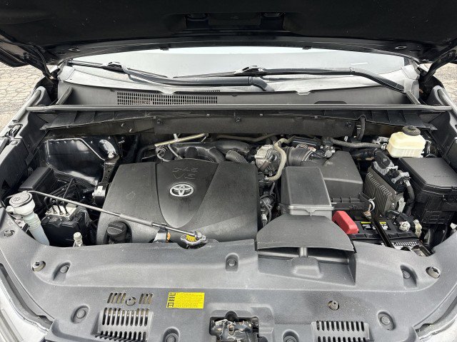 Used 2017 Toyota Highlander SE image 18