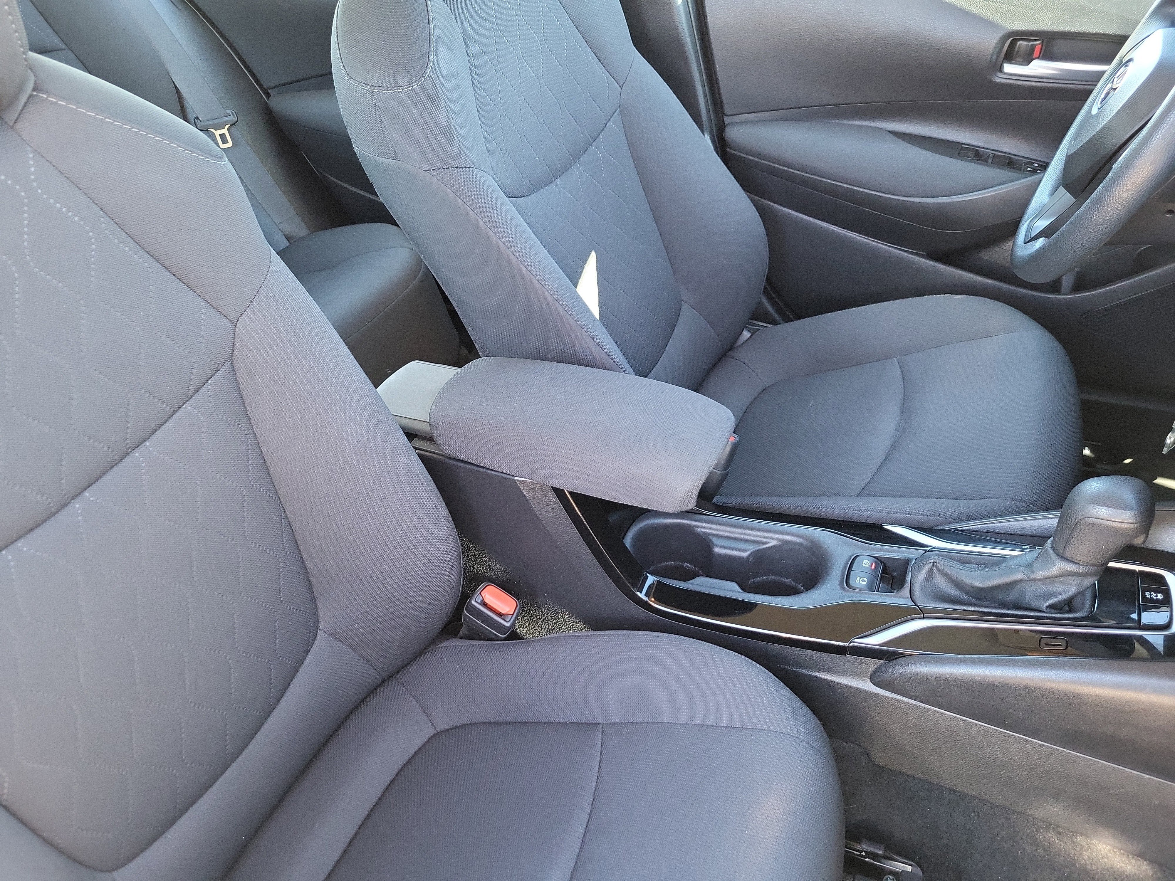 Used 2020 Toyota Corolla LE image 14