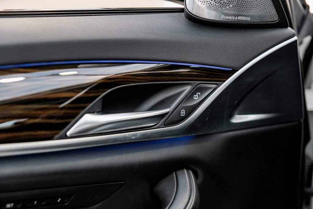 Used 2018 BMW 540i xDrive w/ M Sport Package image 53