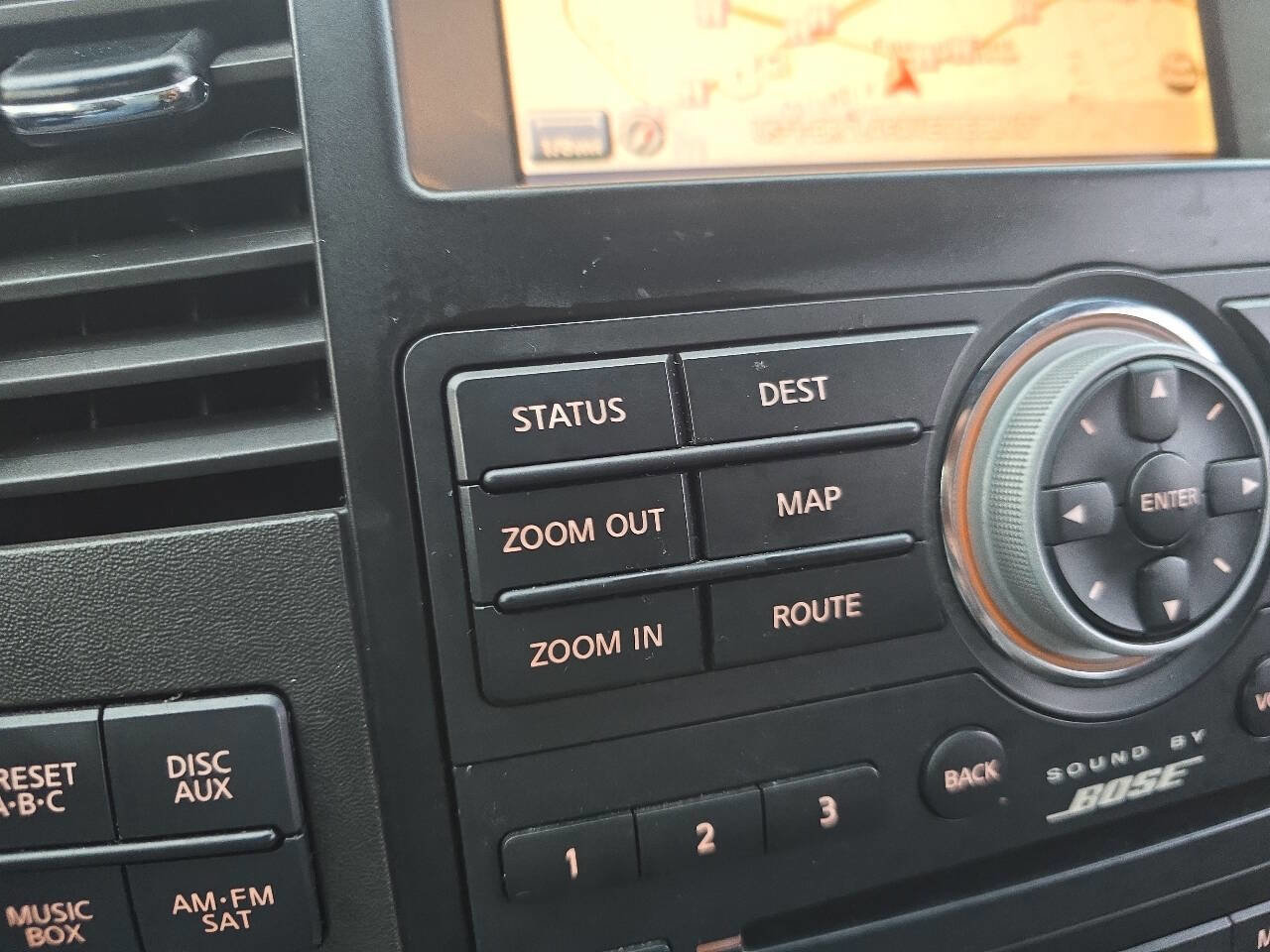 Used 2011 Nissan Pathfinder LE w/ Navigation Pkg image 22